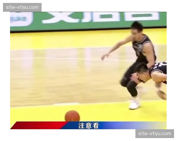 福建晋江内线防守漏洞明显 约翰逊抢下14个前场篮板